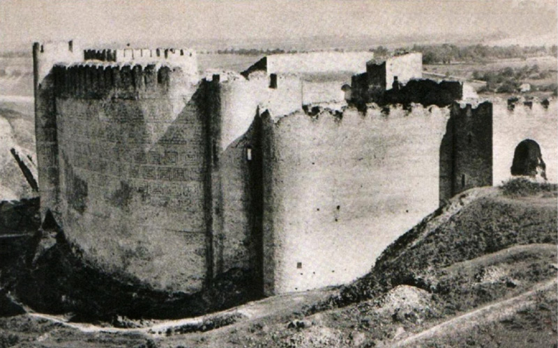 Хотинский Замок. Вид со стороны главных ворот